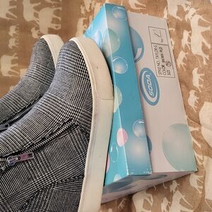 Soda Black and White Sneakers